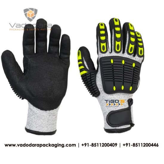TIGO'S IMPACT HAND GLOVES